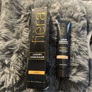 Fiera Lux Concealer Sand